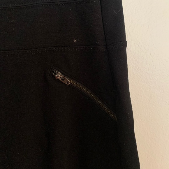 Athleta Skirt| Athleta Black Moto Ponte
Skirt Zipper Pockets 2 | Color: Black - Picture 4 of 8